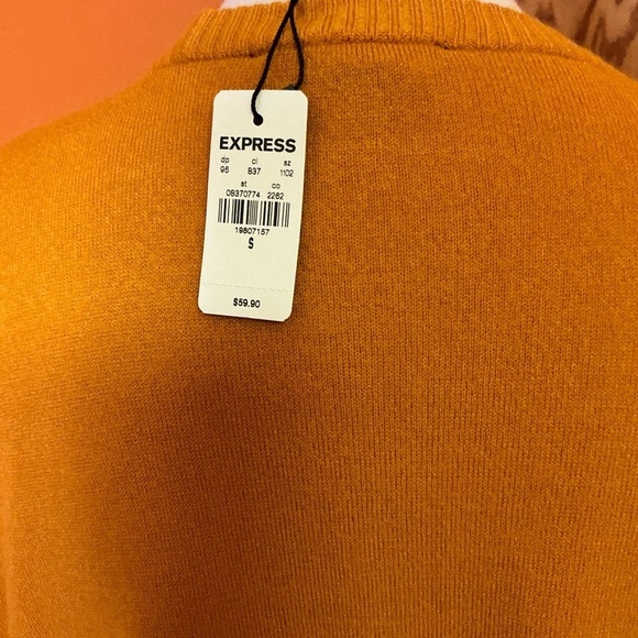 Express NWT oversized soft beachy sweater - Picture 4 of 9